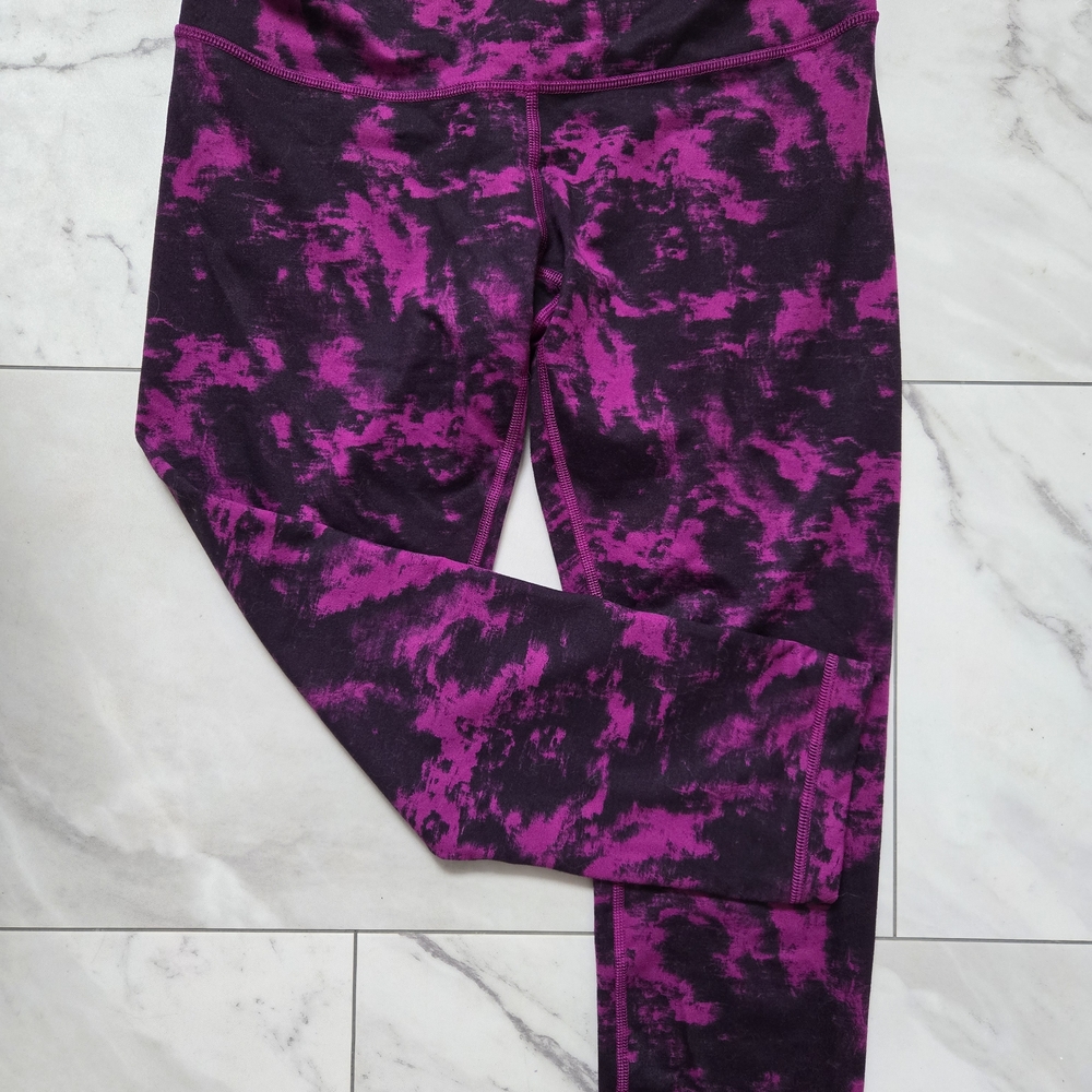 Lululemon Purple Patterned Cropped Leggings - Picture 1 of 3